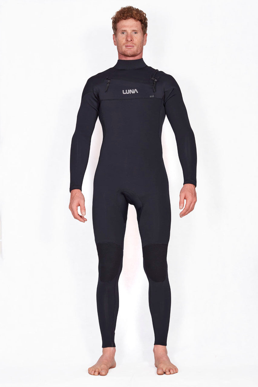 4 3 wetsuit front