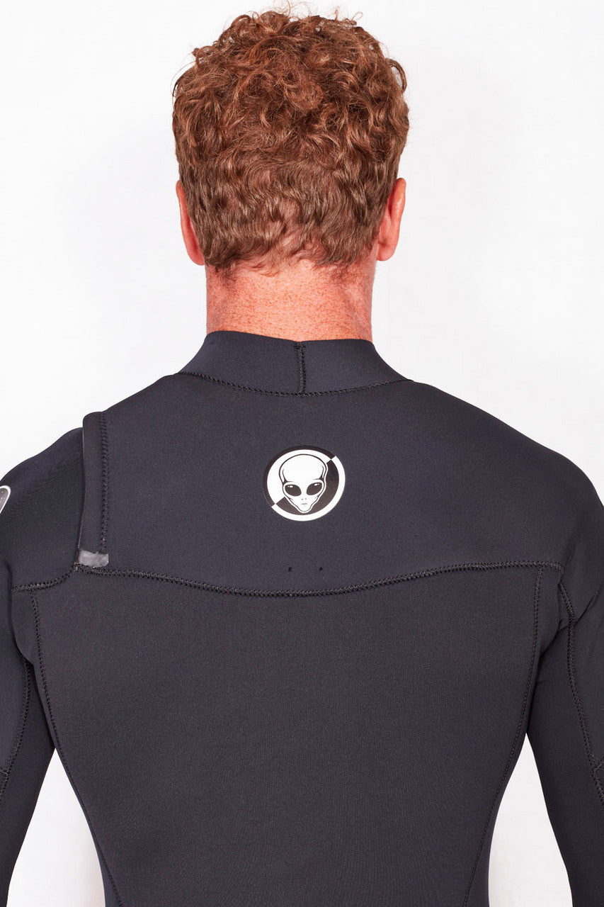 Lunasurf 3/2mm mens wetsuit for surfing