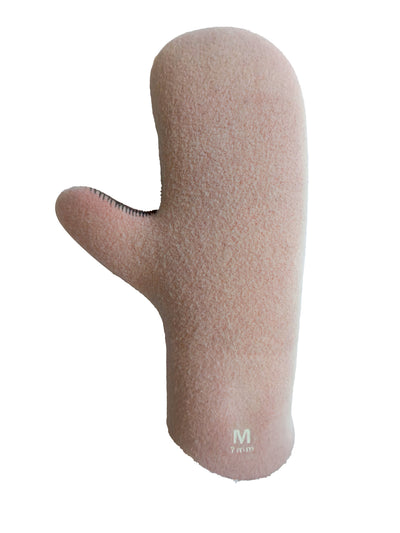 "Inside thermal detail of Lunasurf 7mm Surf Mitts – ArmorFlex Palm, featuring 100% Yamamoto neoprene insulation and mitt construction for maximum heat retention"