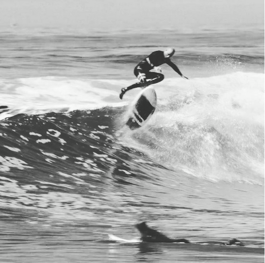 zoltan-torkos-surfing-kickflip-california-.png